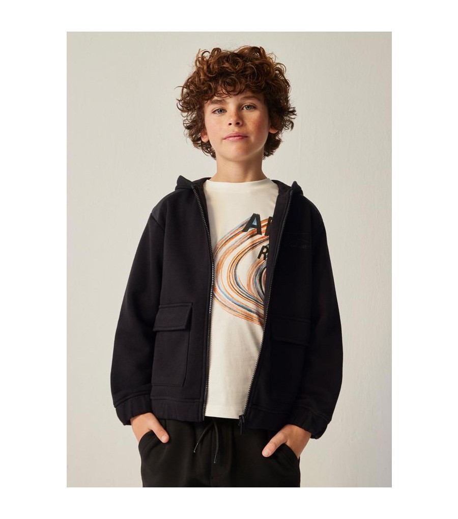 SUDADERA CON MOTIVOS...