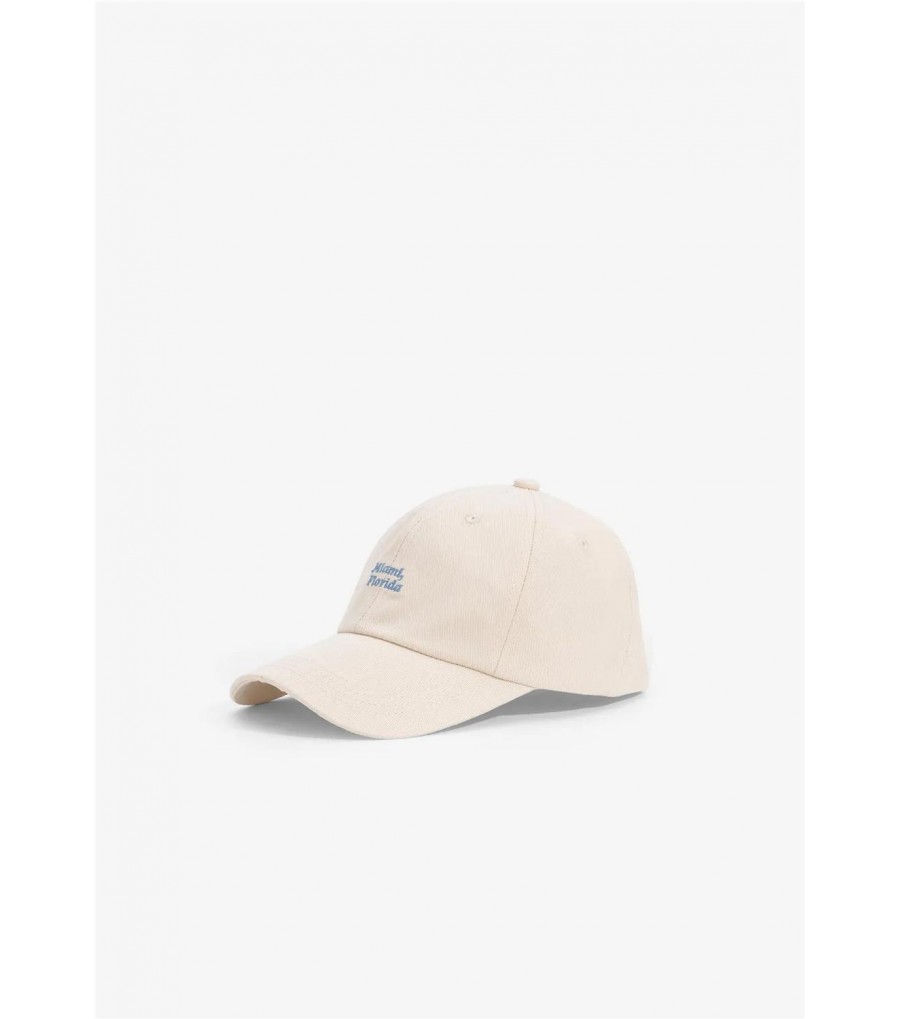 GORRA CON BORDADO FRONTAL... 2