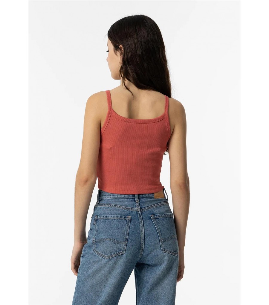 TOP CROP CON BORDADO... 2