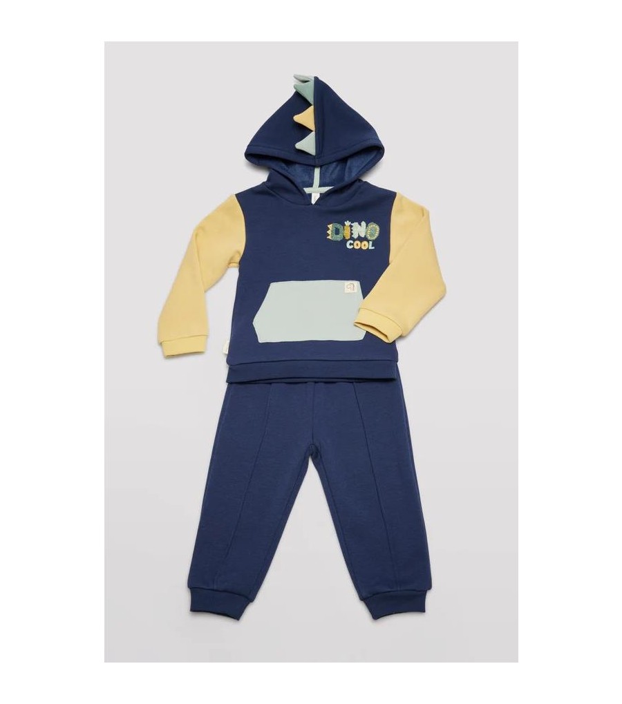 CHANDAL CON CAPUCHA...