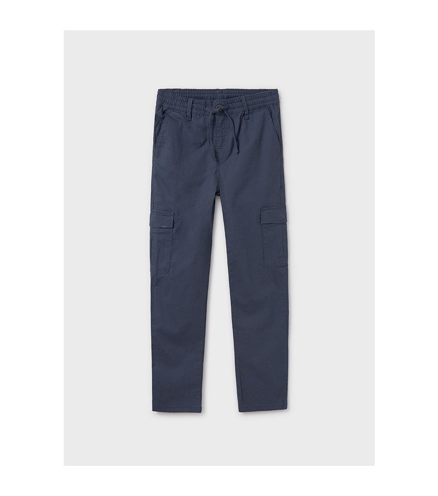 Pantalón chino cargo con...
