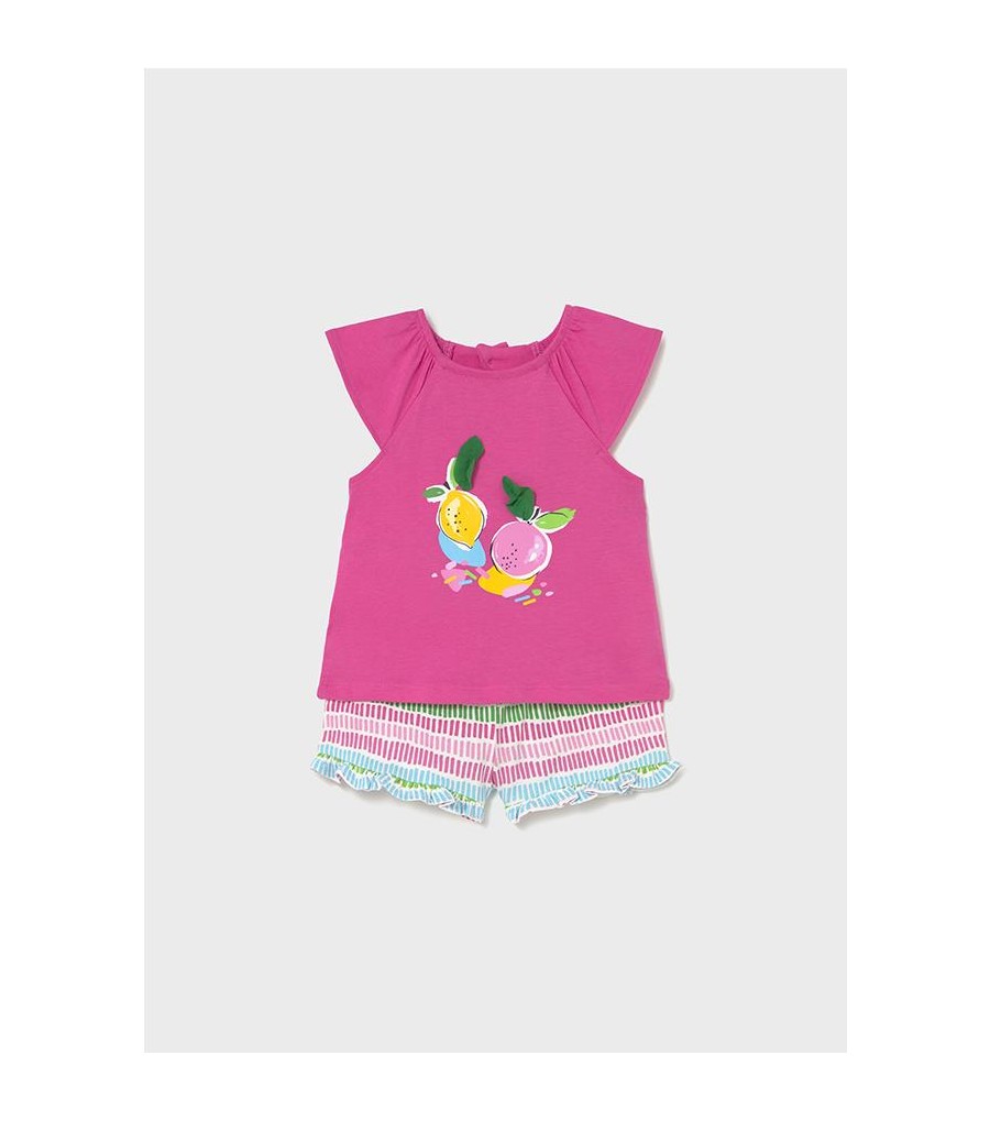 Conjunto pantalón corto y camiseta...