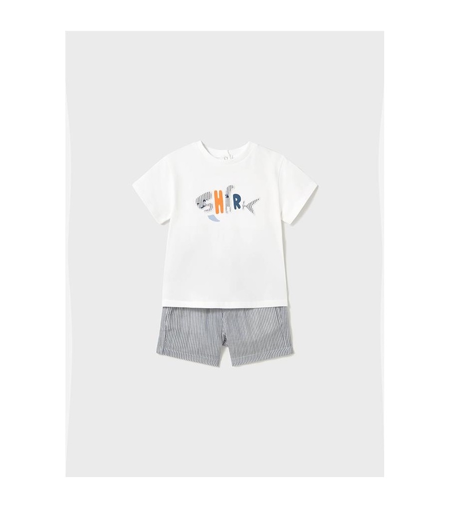 Conjunto bermuda y camiseta...