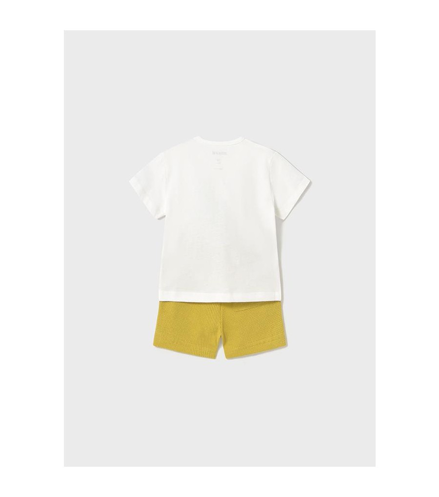 Conjunto bermuda y camiseta... 2