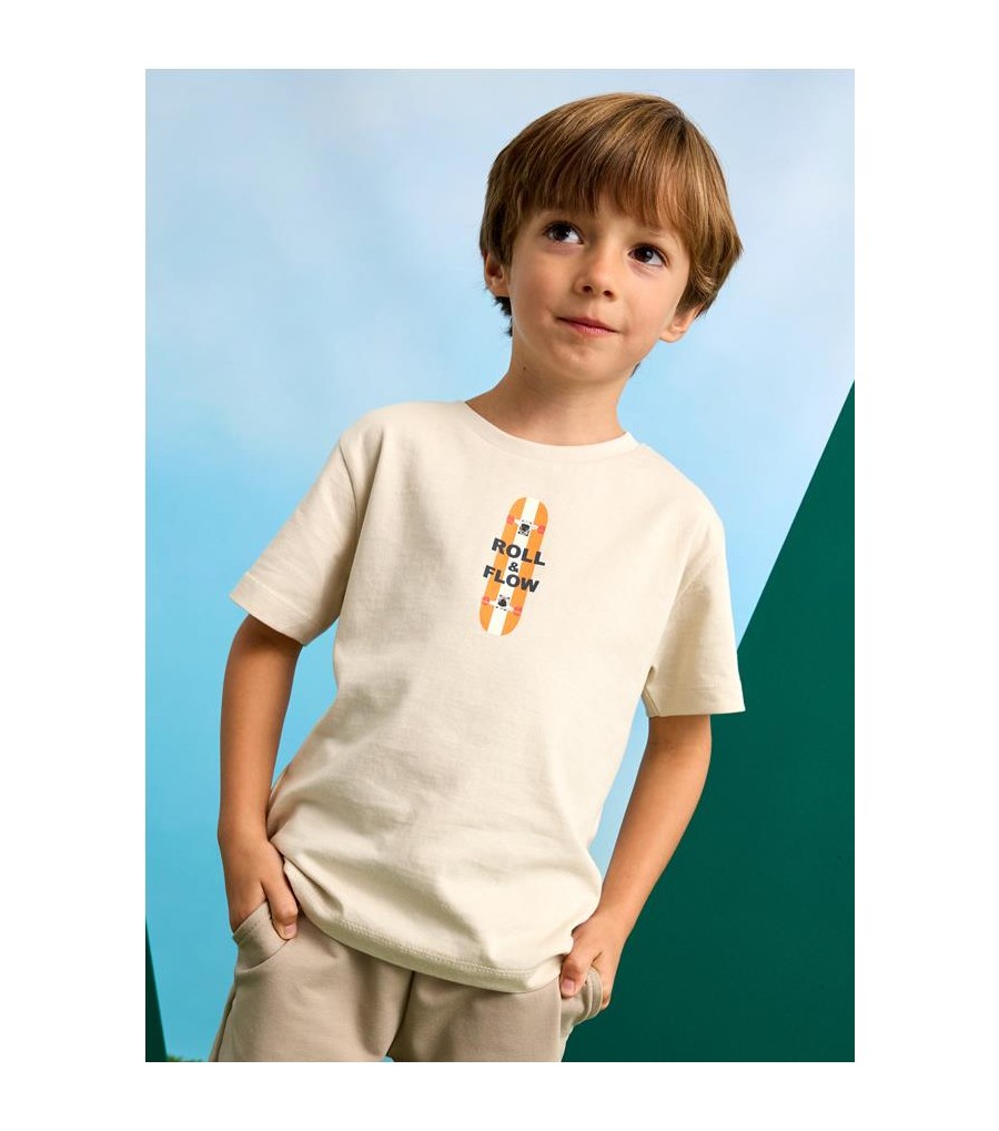 Camiseta estampado trasero monopatín...