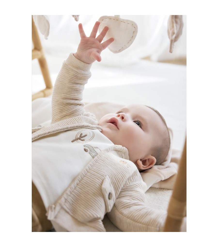 Chándal con camiseta recién...