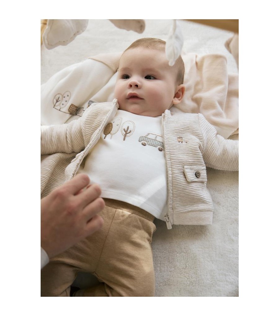 Chándal con camiseta recién... 2