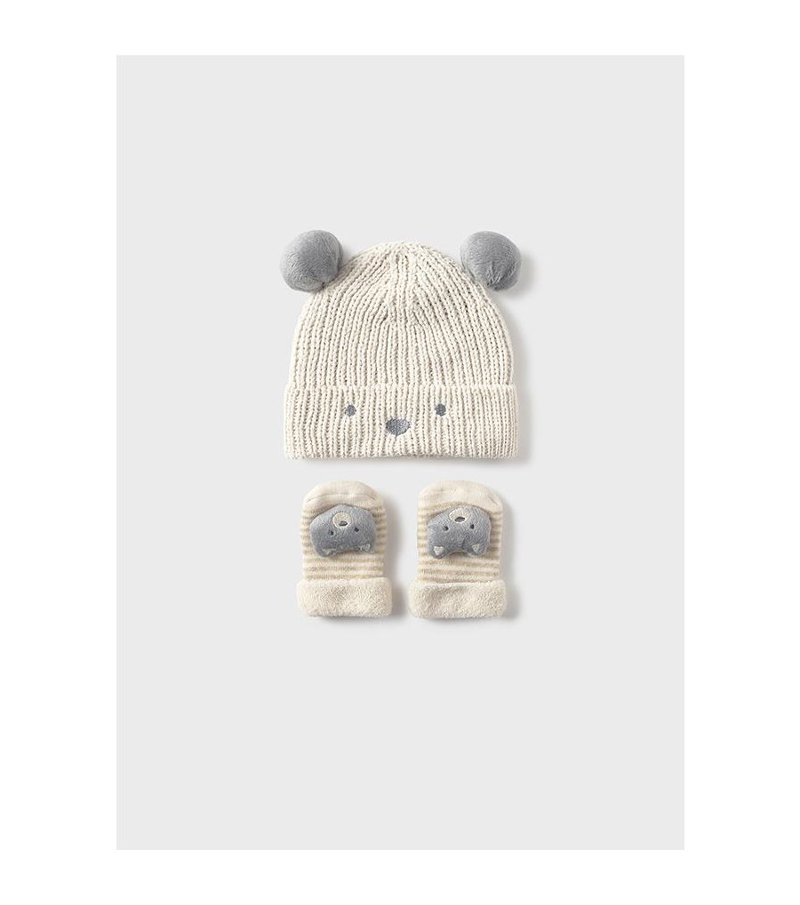 Set de gorro y calcetines... 2