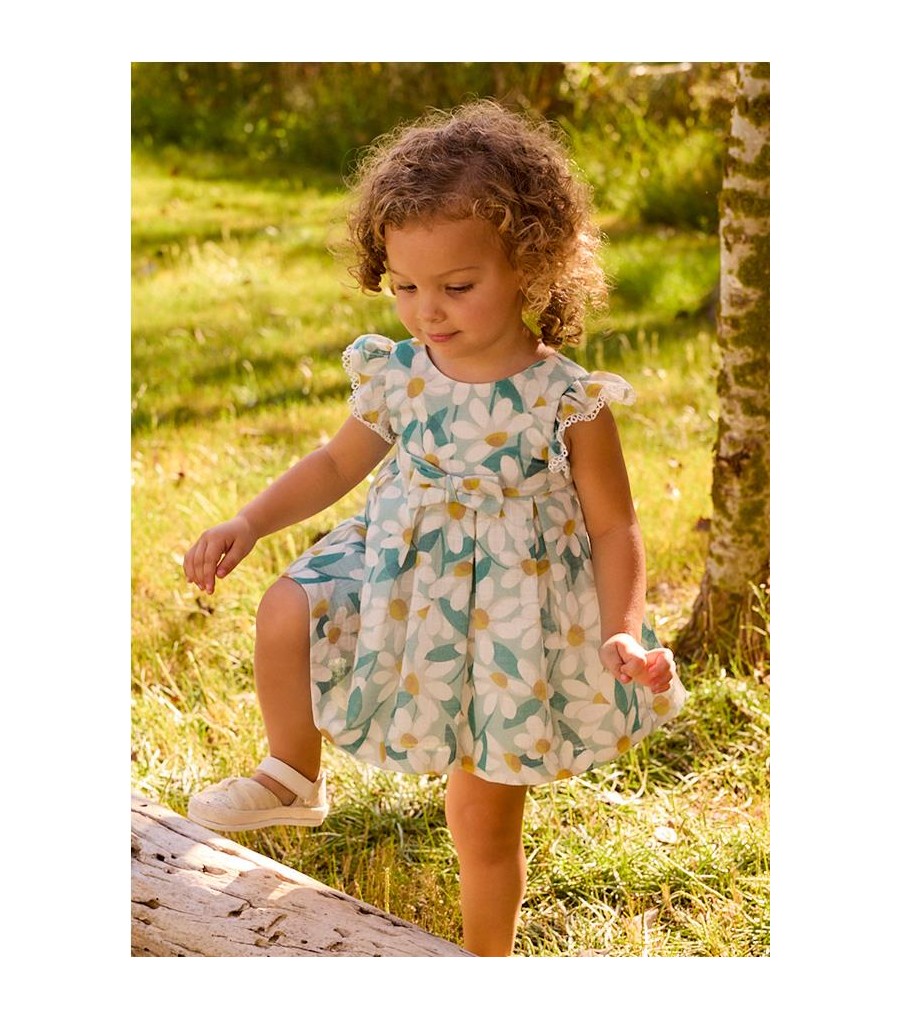 Vestido de ceremonia con volantes y...