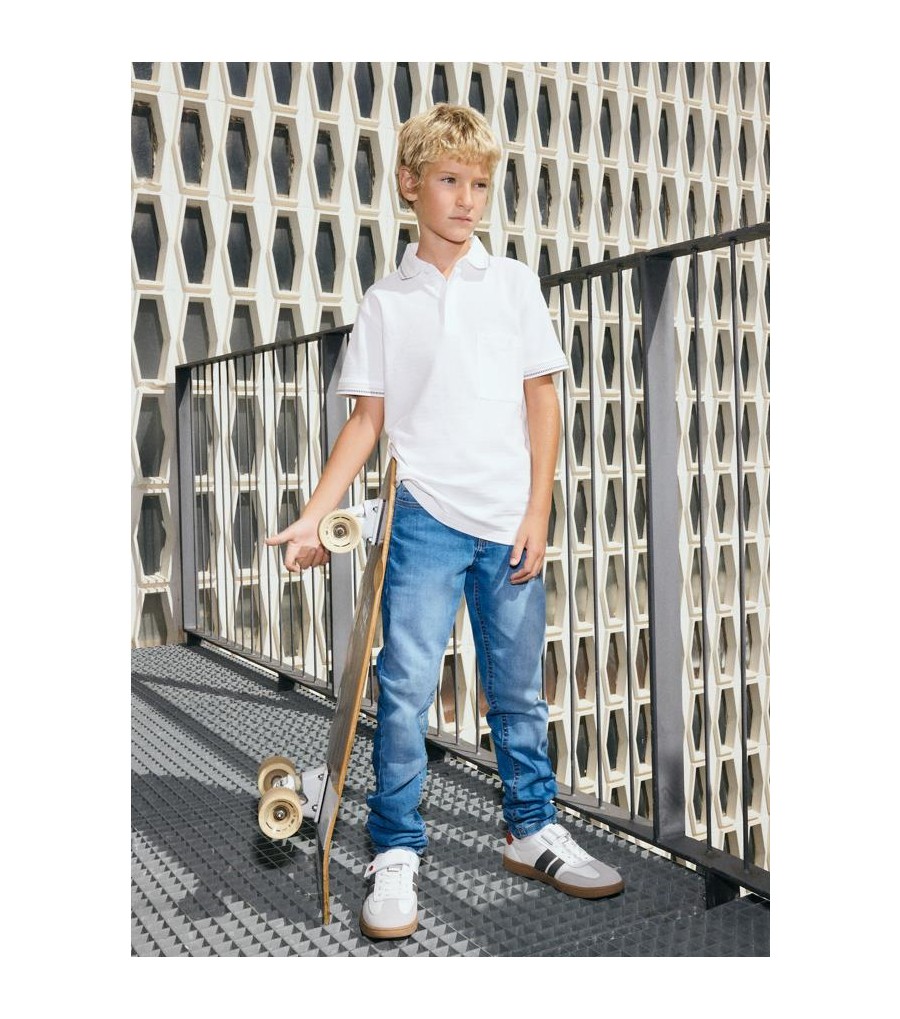 Pantalón vaquero slim fit básico...