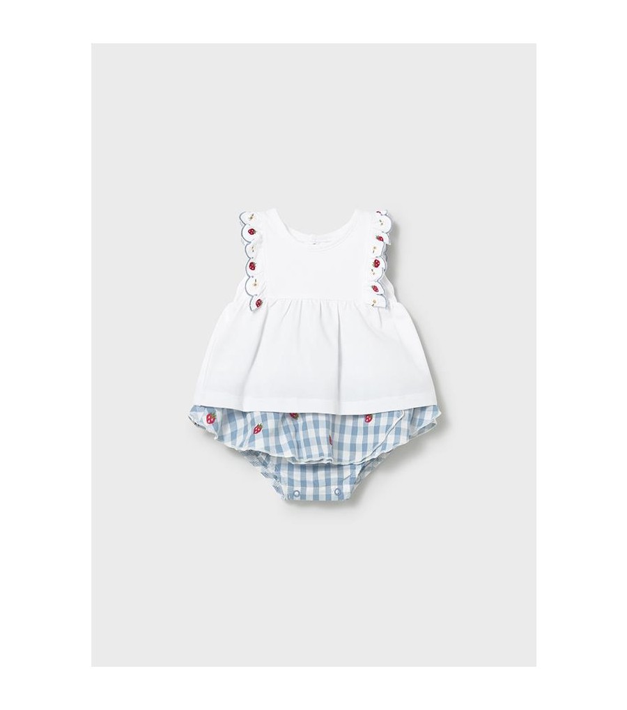 Conjunto falda cuadros y camiseta...