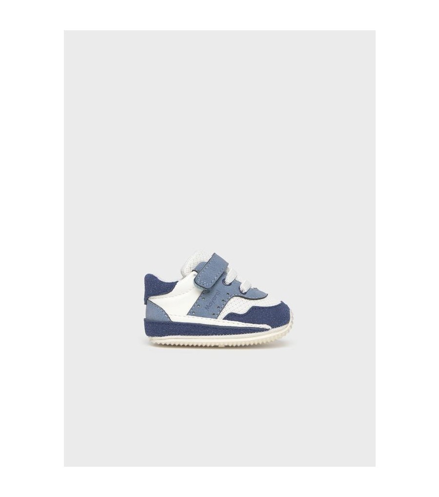 Deportiva recién nacido 9087