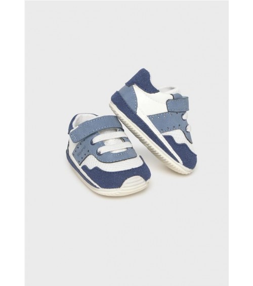 Deportiva recién nacido 9087