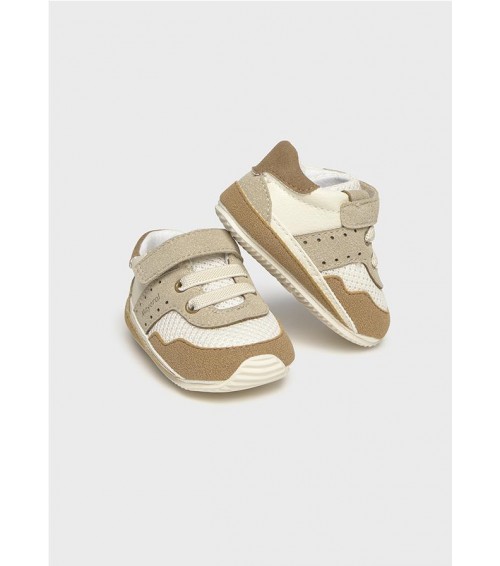 Deportiva recién nacido 9087