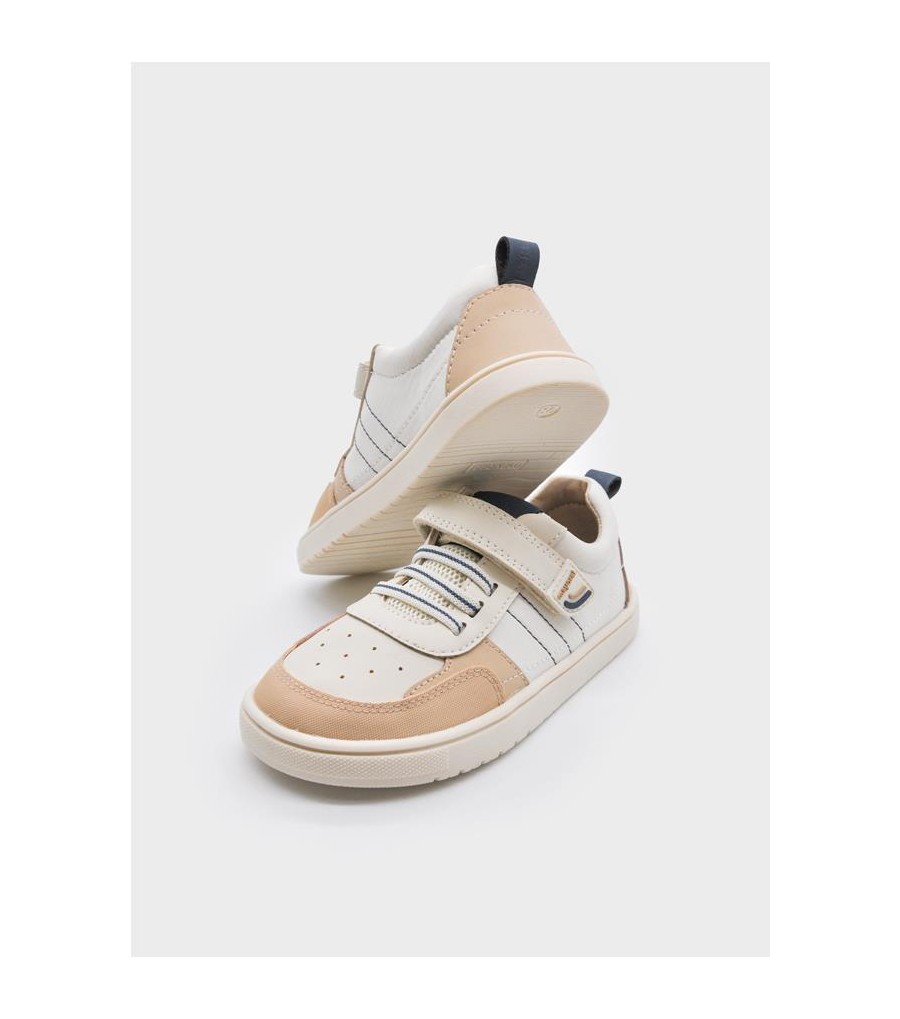 Deportiva respetuosa casual...