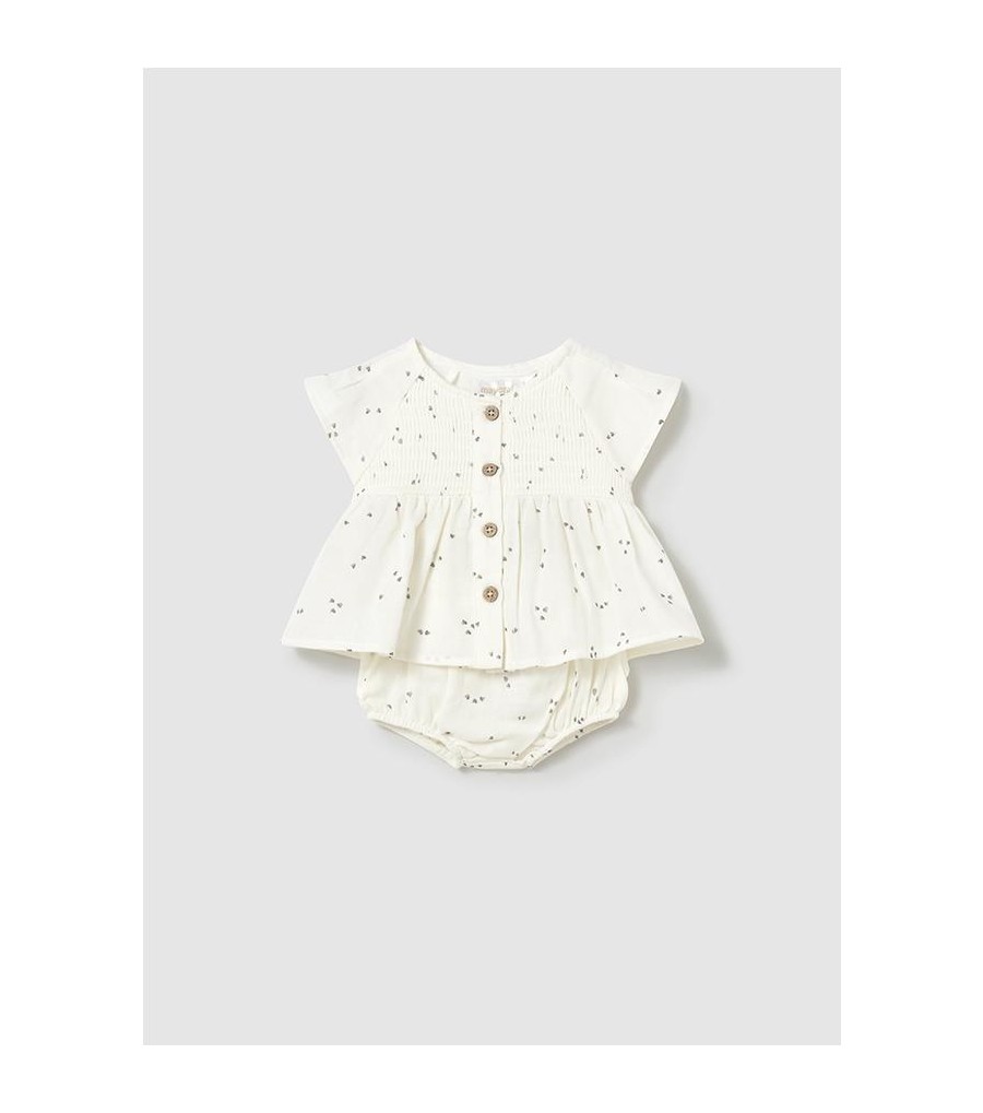 Conjunto cubrepañal y blusa recién...