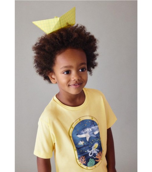 Camiseta con ventana fondo marino niño 3079