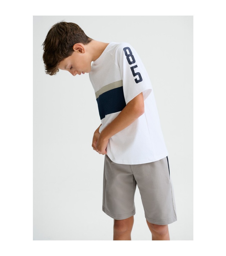 Conjunto bermuda y camiseta...