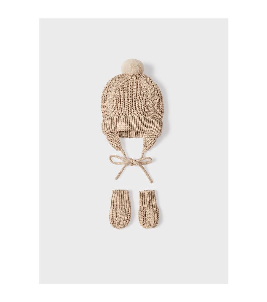 CONJUNTO DE GORRO Y...