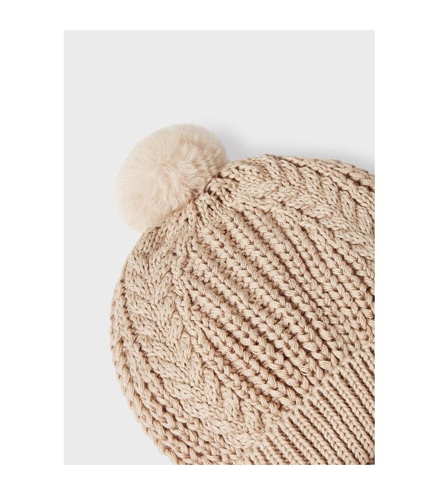 CONJUNTO DE GORRO Y... 2